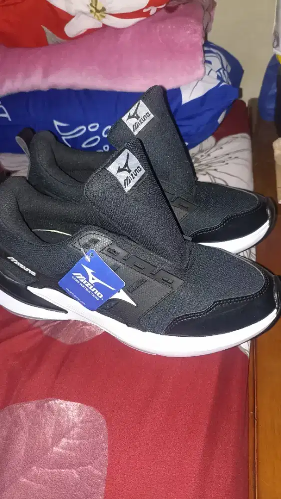 Sepatu MIZUNO UK41