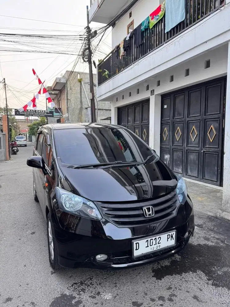 Honda freed sd 2012 matis istimewa