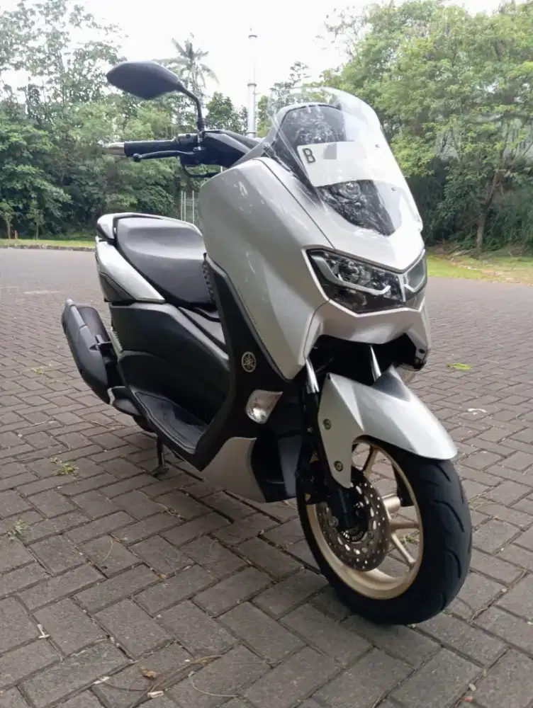 YAMAHA NMAX NEW KEYLESS LOW KM 8rb GRESS TUKER TAMBAH MATIC