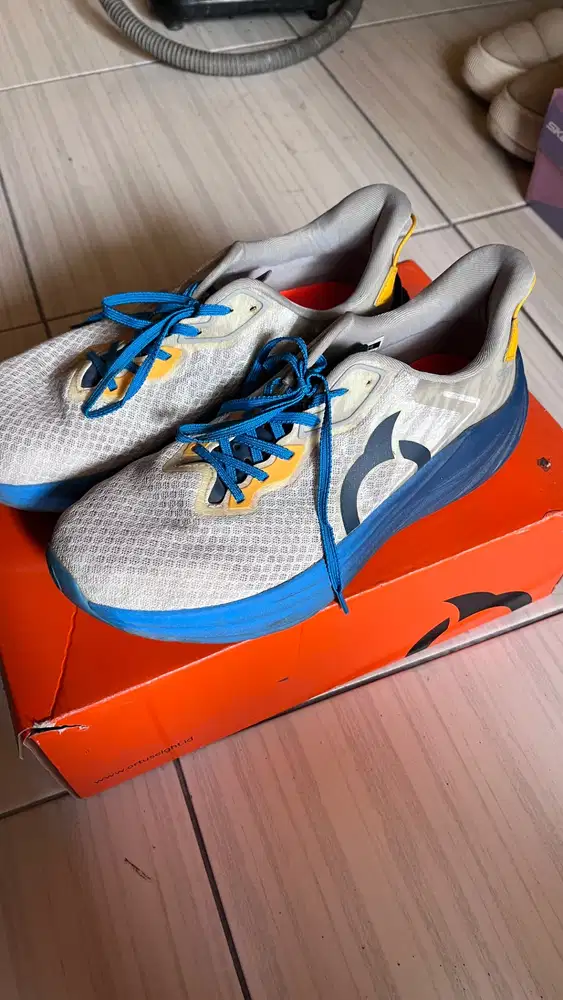 Ortuseight Running Shoes Biru