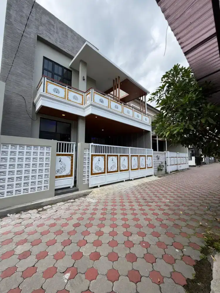 Rumah Mewah 2 Lantai Dalam Perumahan 12 Menit Ke UGM