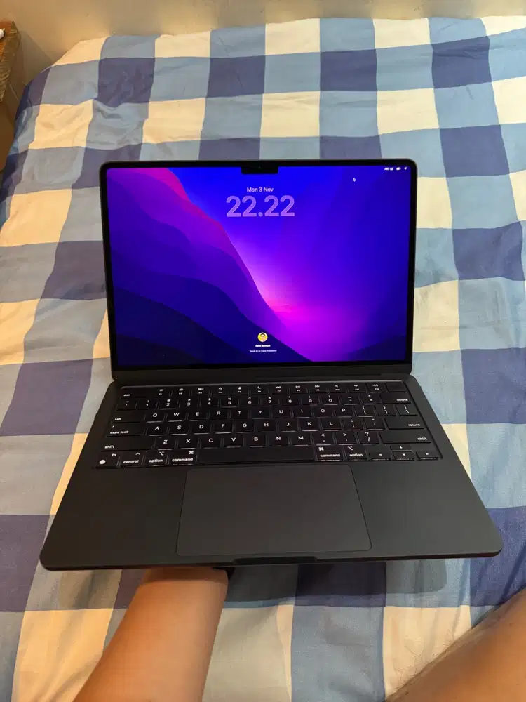 IBOX Apple Macbook Air M3 13 inch 16 gb ram 256 gb midnight feb 2026