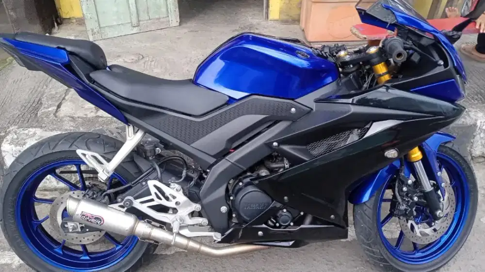 Motor yamaha r15 v3