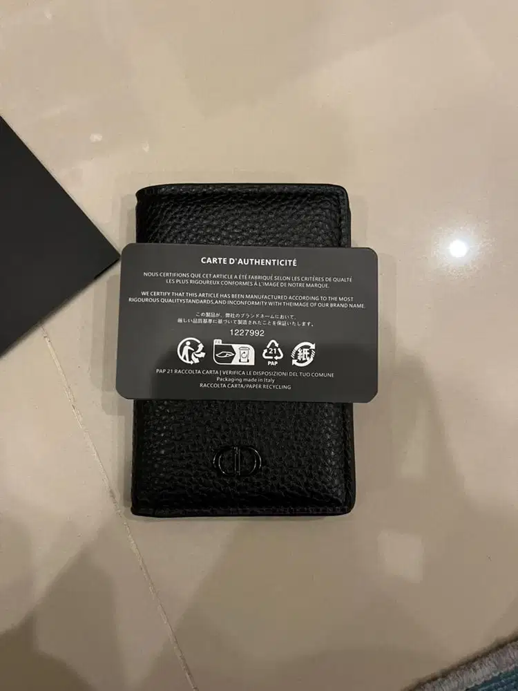 Di jual card holder Dior by Dior Beauty