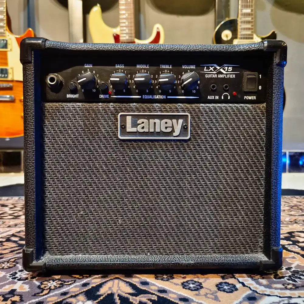 Ampli Gitar Laney LX15