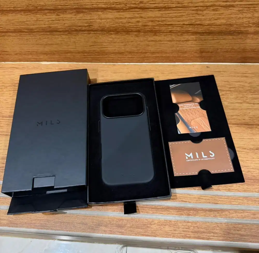 Mils Nappa Leather Case iPhone 17 Pro