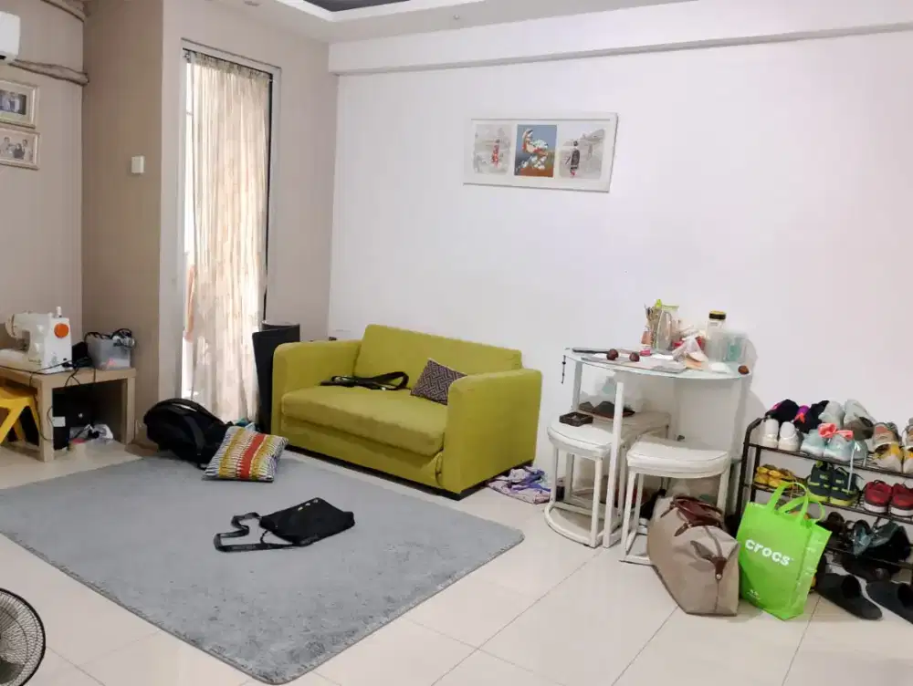 Jual Murah 3 Kamar Semi Furnsihe Apartemen Bassura City 620 JT