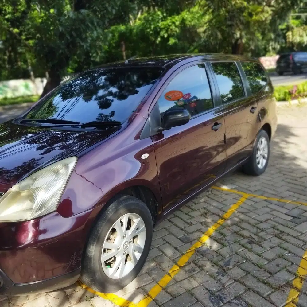 Nissan Grand livina 2012 Bensin