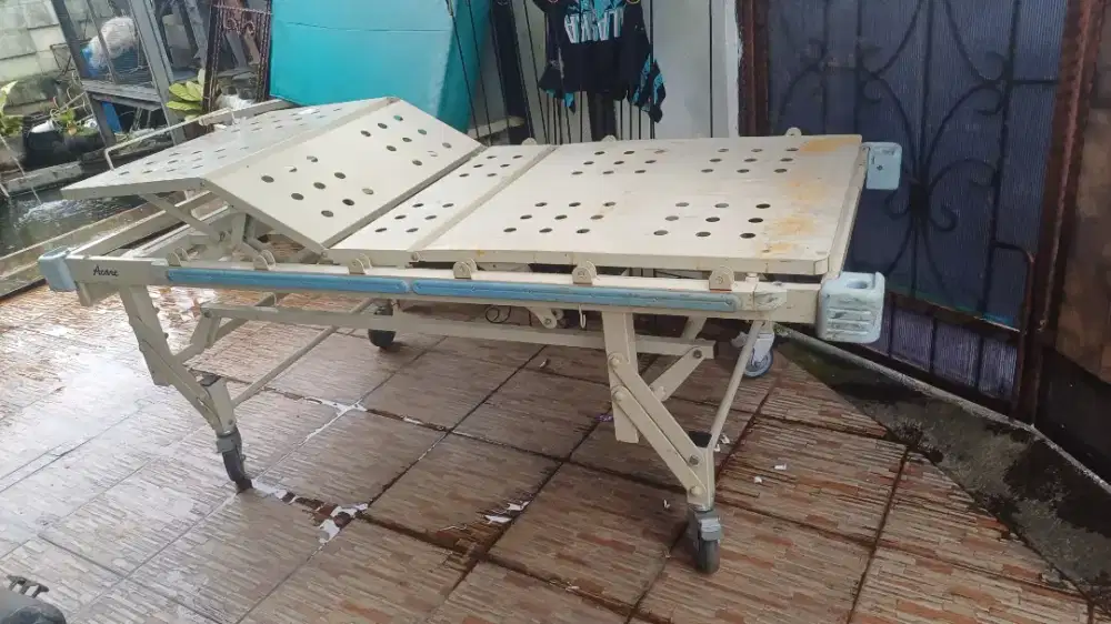 Tempat tidur RS / pasien