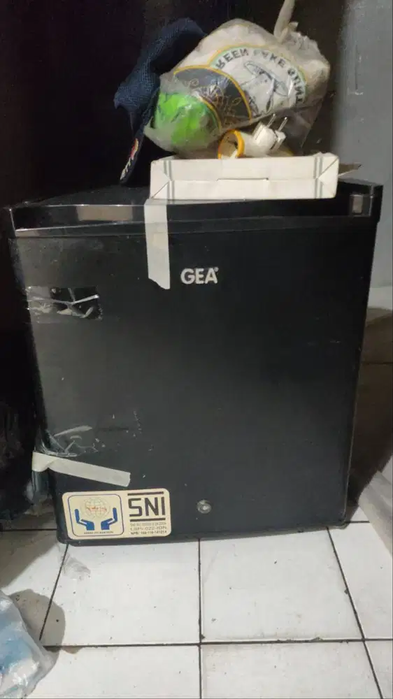 Kulkas 1 pintu merk GEA