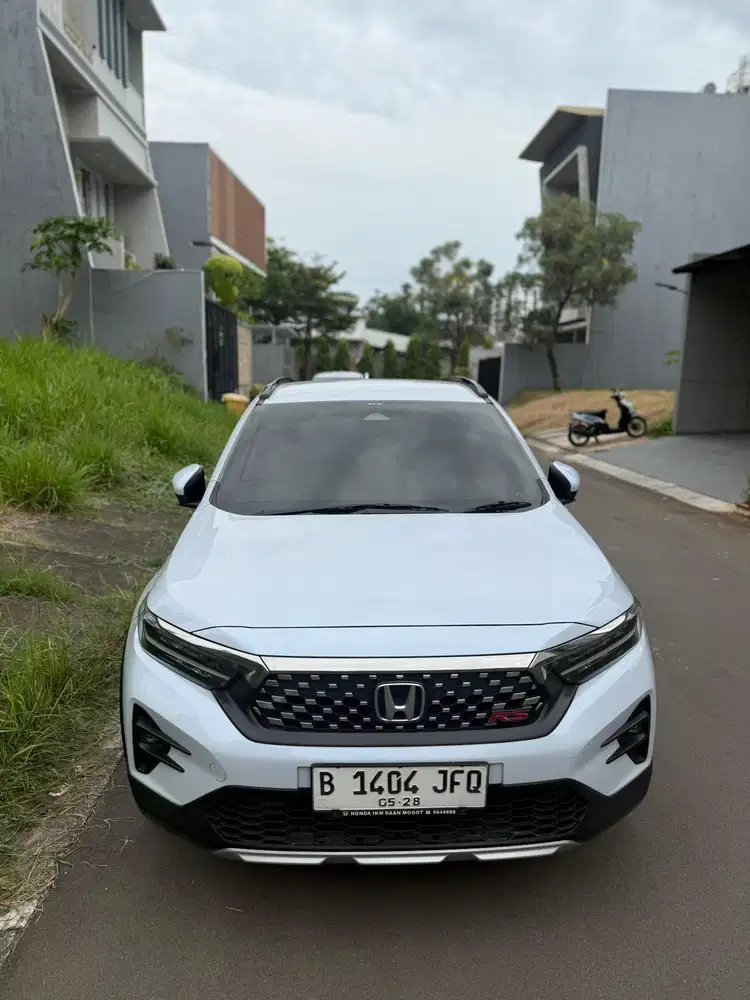 Honda WRV 2023 RS sensing AT putih