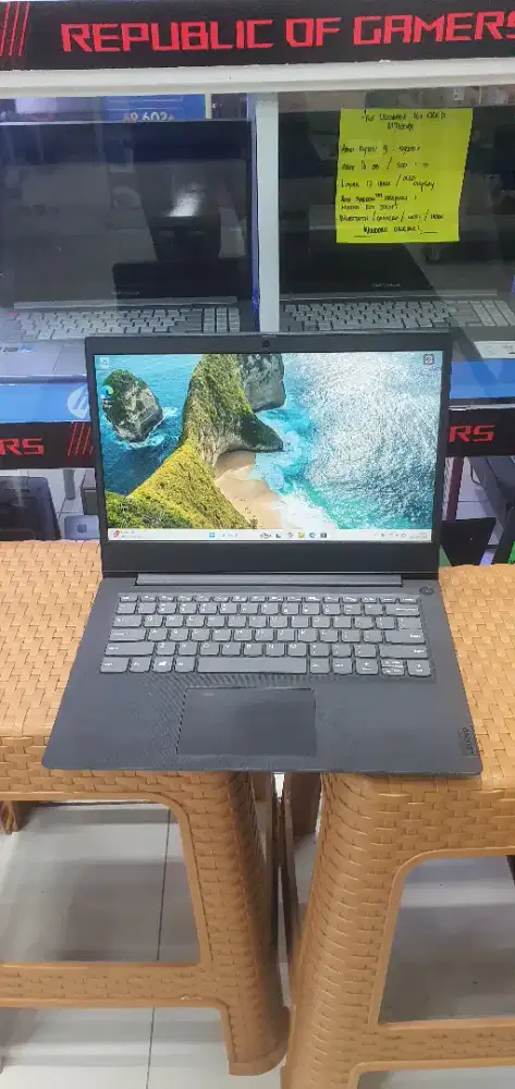Lenovo v14 ryzen 3