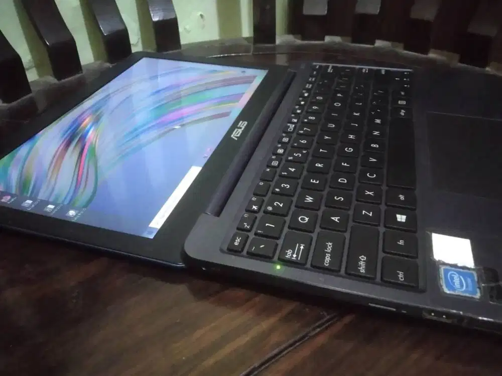 Notebook Asus e203mah Komplit Normal