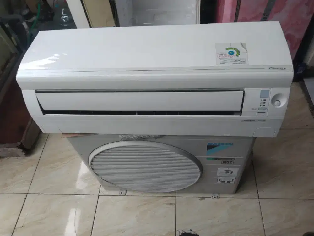 Jual ac daikin  1pkR 32 inventer lowwat 700 watt kondisi 95% ori semua
