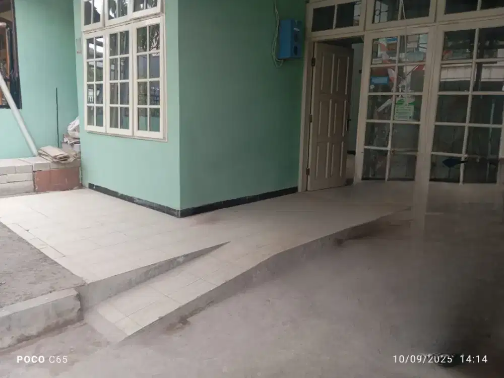 Rumah 1 Lantai  Baru Renov Dalam Komplek Di Antapani Bandung