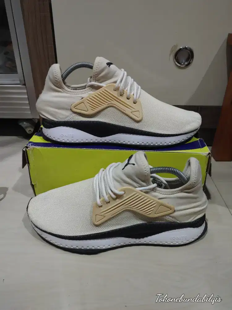 Sepatu puma tsugi cage preloved size 42