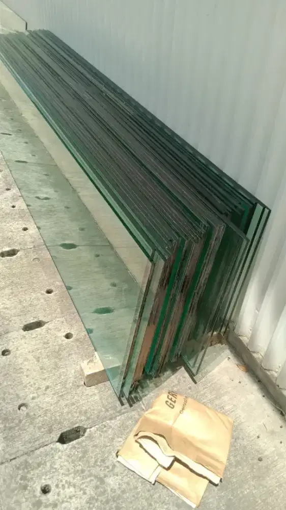 jual kaca bekas dan baru /sama pintu almunium dan jendela almunium