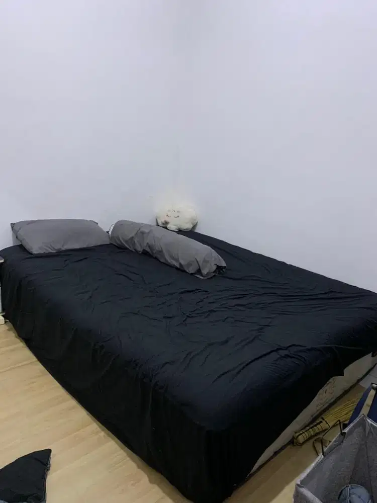 Lemari AC Kulkas Meja makan