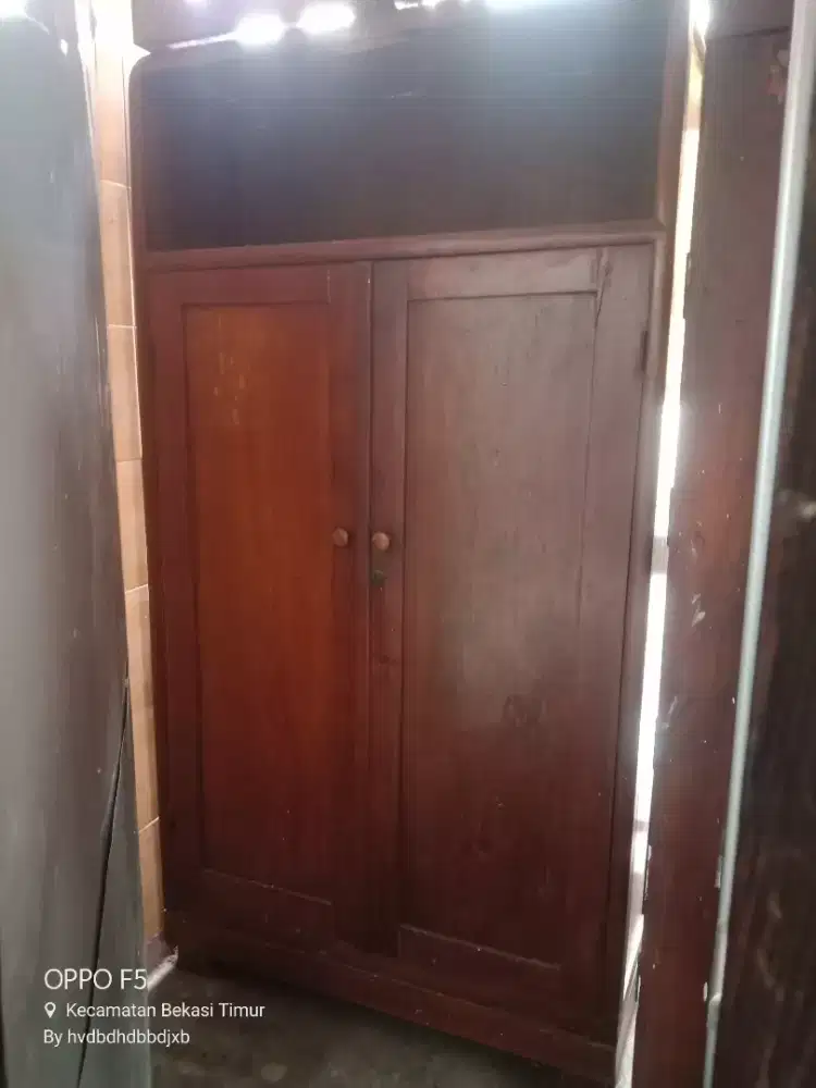 Lemari jati lawas 2 pintu