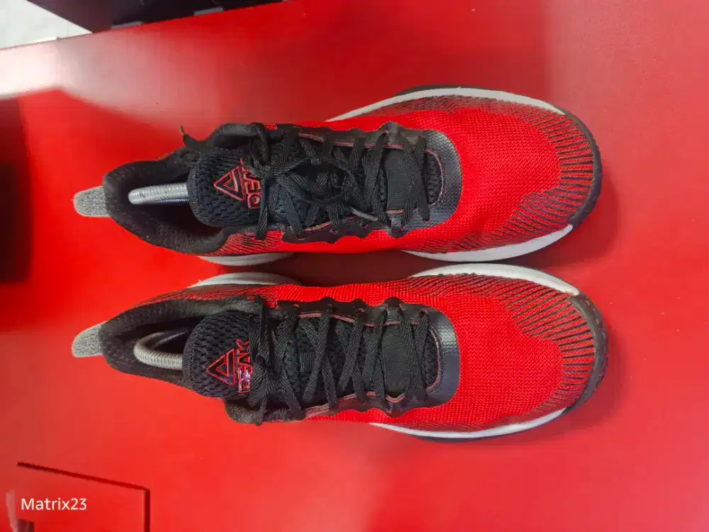 Sepatu second branded