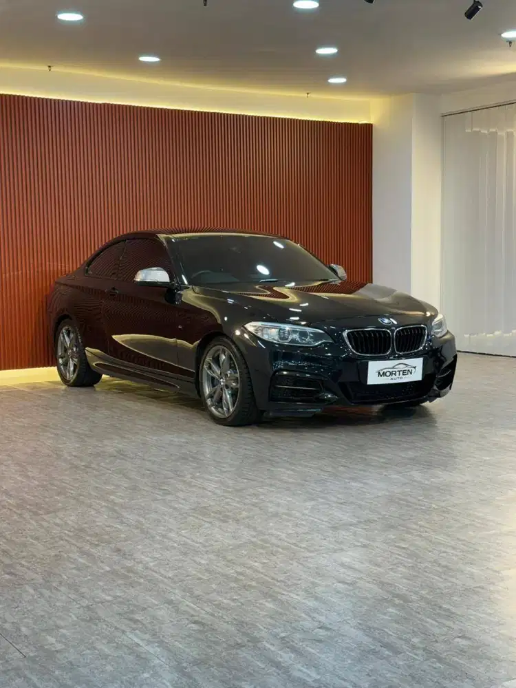 [UNIT LANGKA] BMW M235i 3.0L Coupe F22 2014, Hitam, KM 33rb