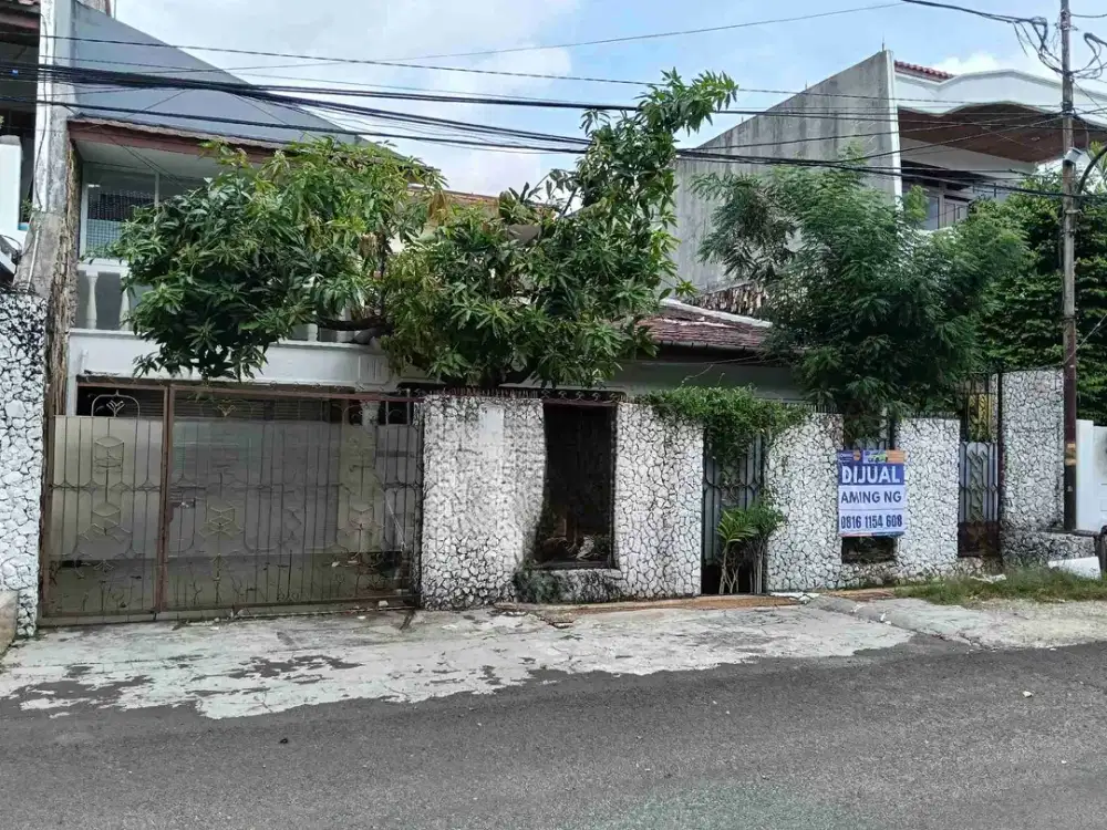 Rumah 1,5 lantai row jalan 3 mobil dijual lokasi favorit Palmerah Jakarta Barat