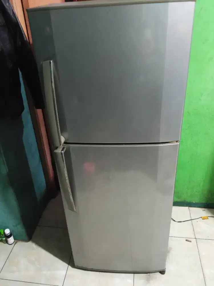 Kulkas LG 2 pintu normal