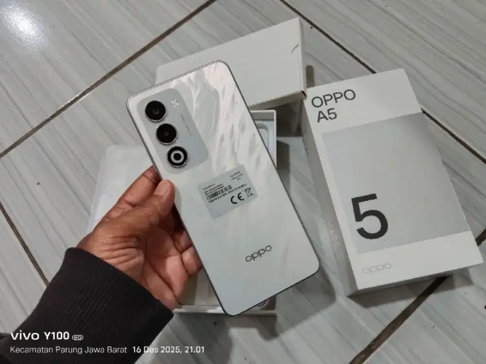 Oppo A5 2025
Ram 8+8/128
