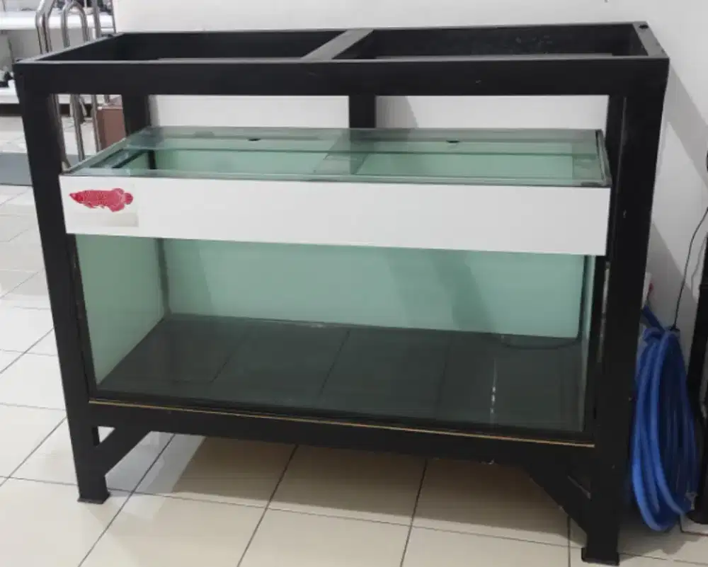 Dijual aquarium dan rak
