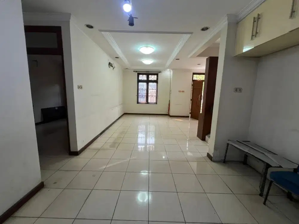 DIJUAL RUMAH HOOK BAGUS HADAP BARAT LAUT JUAL TERMURAH DI TAMAN PALEM LESTARI