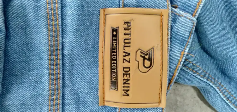 Di jual celana jeans ukuran 32 besar untuk cow atau cew murah aja