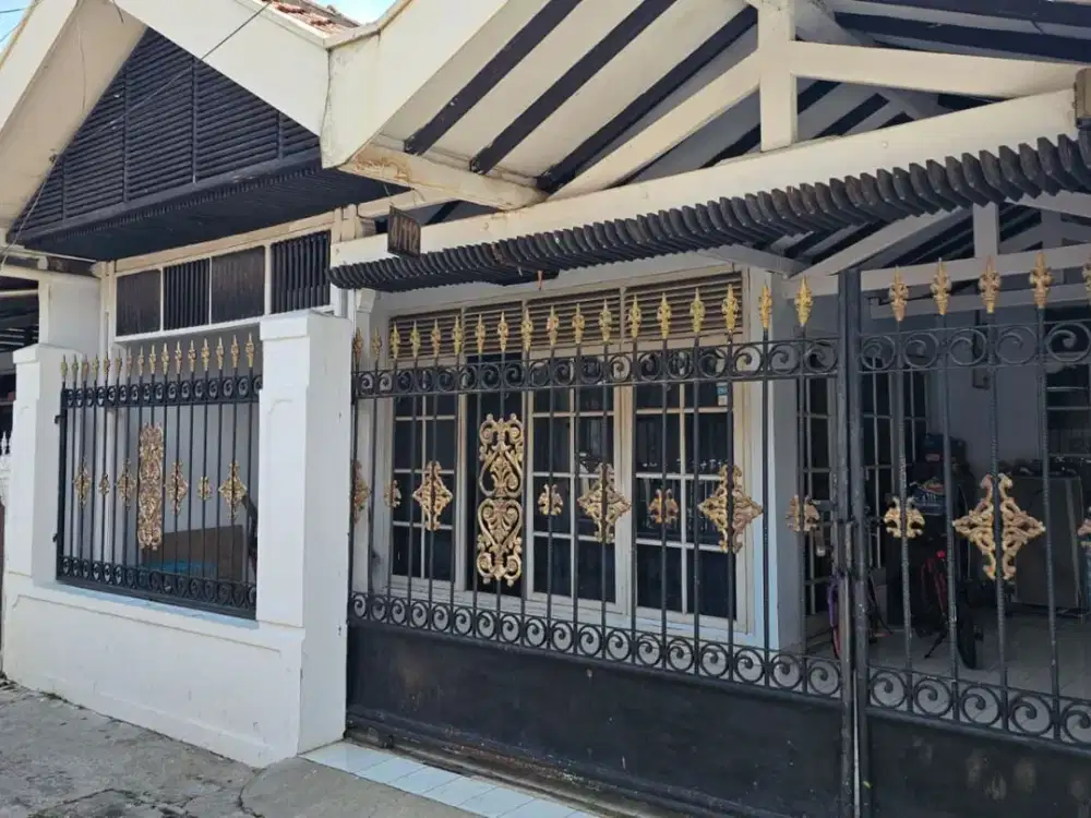 Murah Rumah Strategis di Jalan Gumuruh Tengah Kota