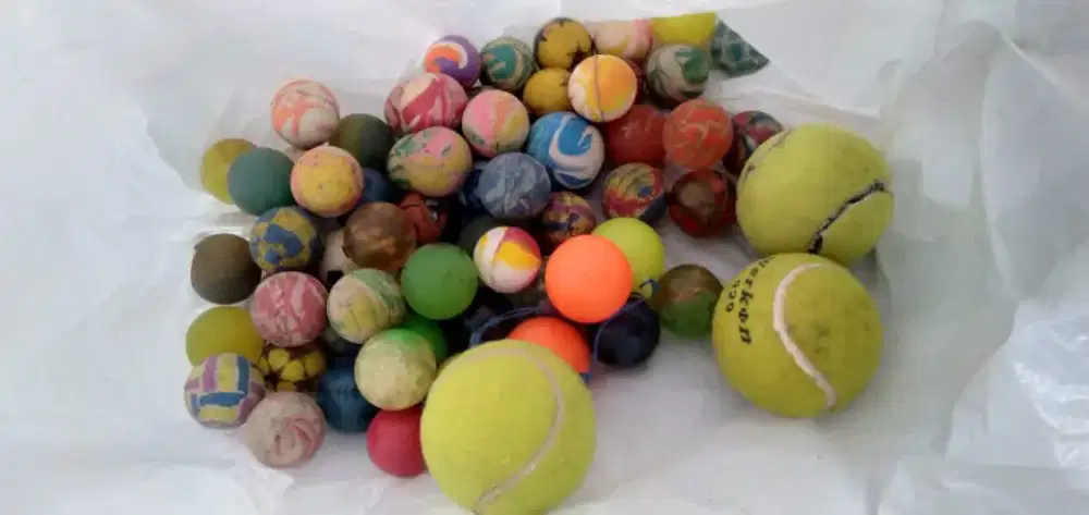 Di jual  bola karet,bola kasti game air masukan gelang ke tiang