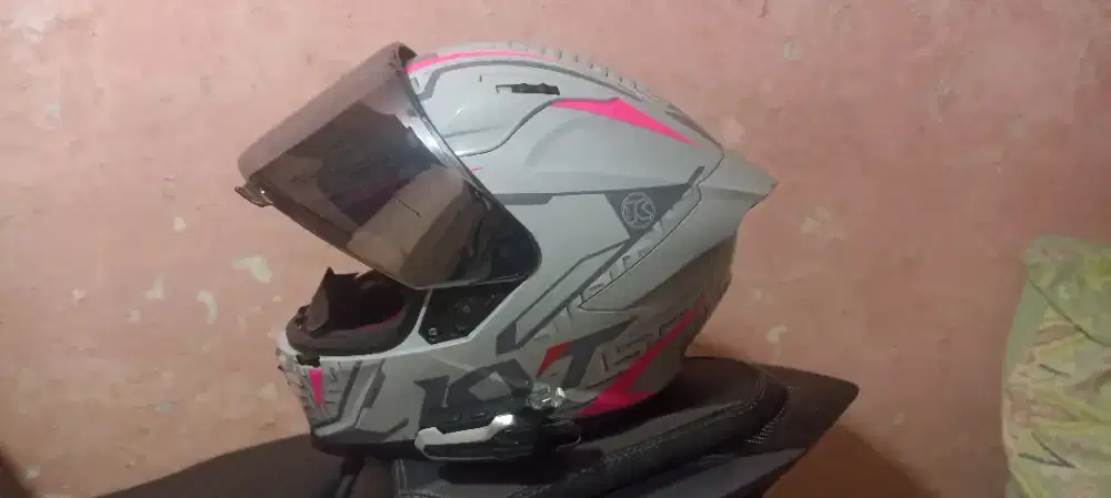 HELM KYT Striker FUXIA