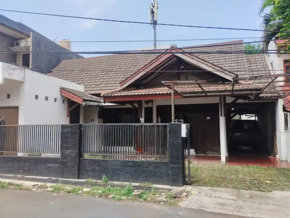 DIJUAL RUMAH hadap TAMAN  beserta KIOS di Komplek Curug Indah, Jatiwaringin, Jakarta Timur.