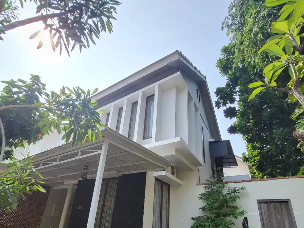 Dijual Cepat rumah posisi hook di Discovery Sektor 9