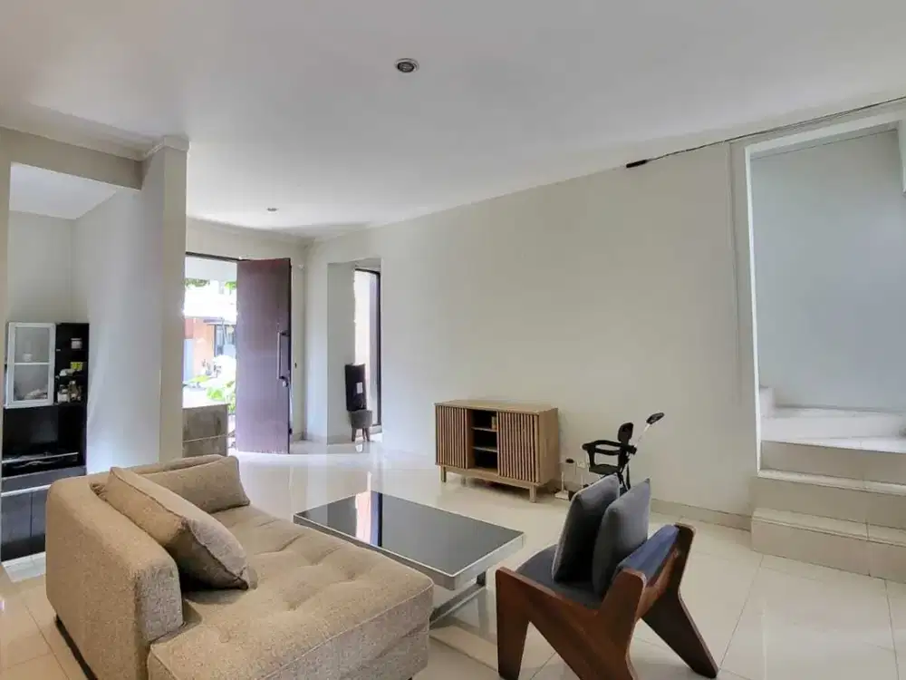 Rumah siap huni dalam Cluster Discovery Bintaro sektor 9