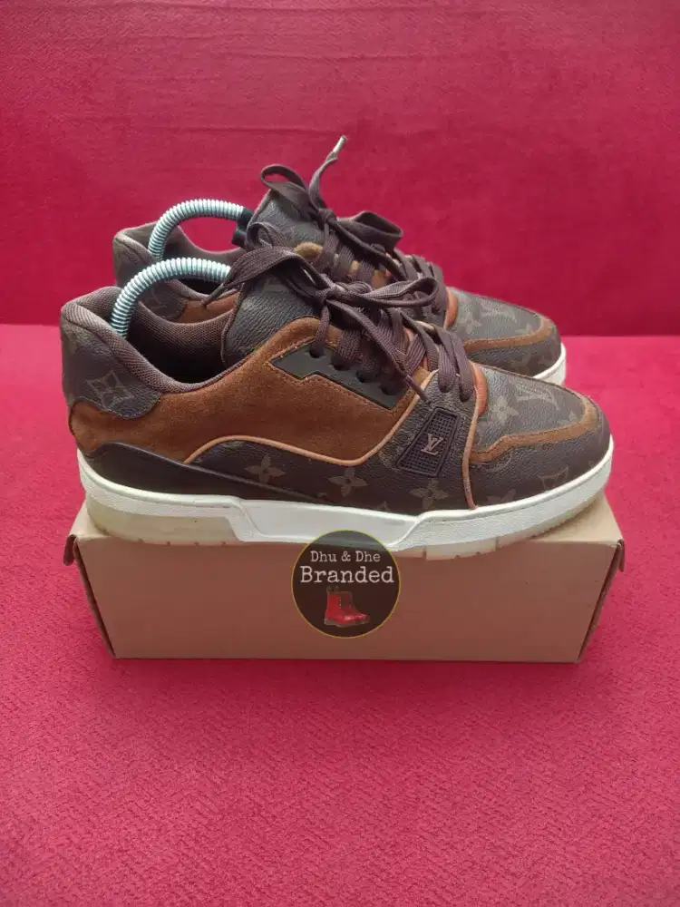 Sepatu Louis Vuitton monogram size 41 original itali