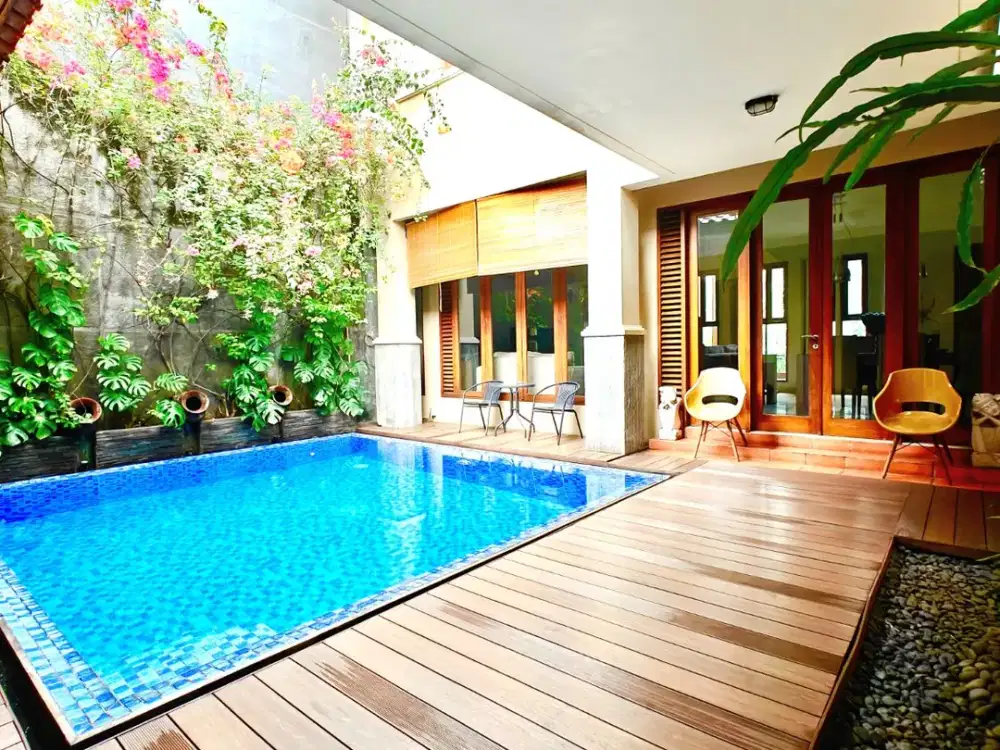 Rumah Mewah Mega Kebon Jeruk Jakarta Barat Furnish with Pool