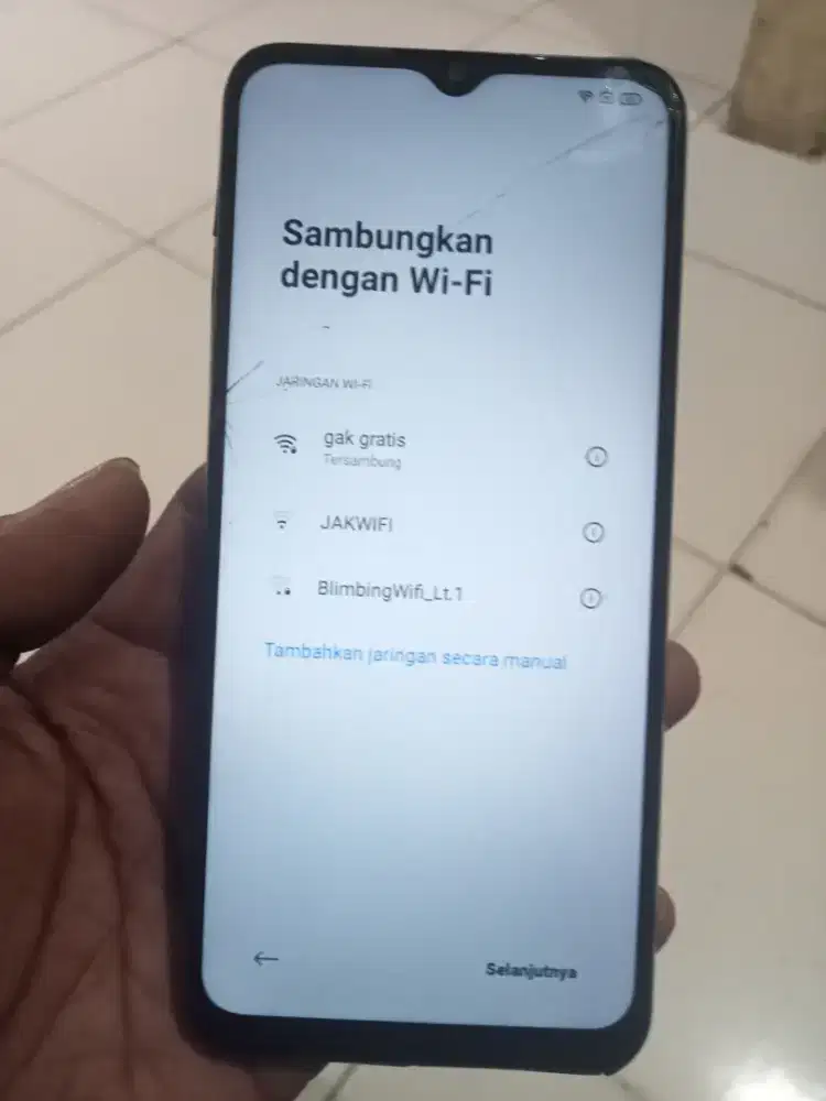 Punya hp realme tipe c12/c21 kondisi hp hbs di reset ulang minta akun