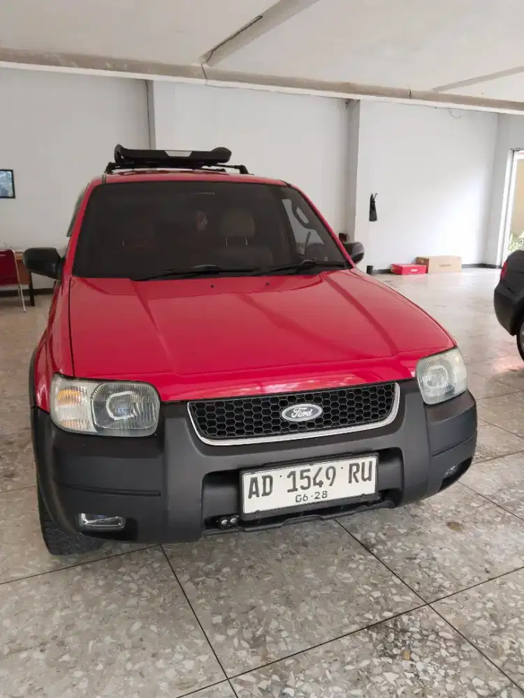 FORD ESCAPE 3.0 XLT /AT NIK 2002 merah.