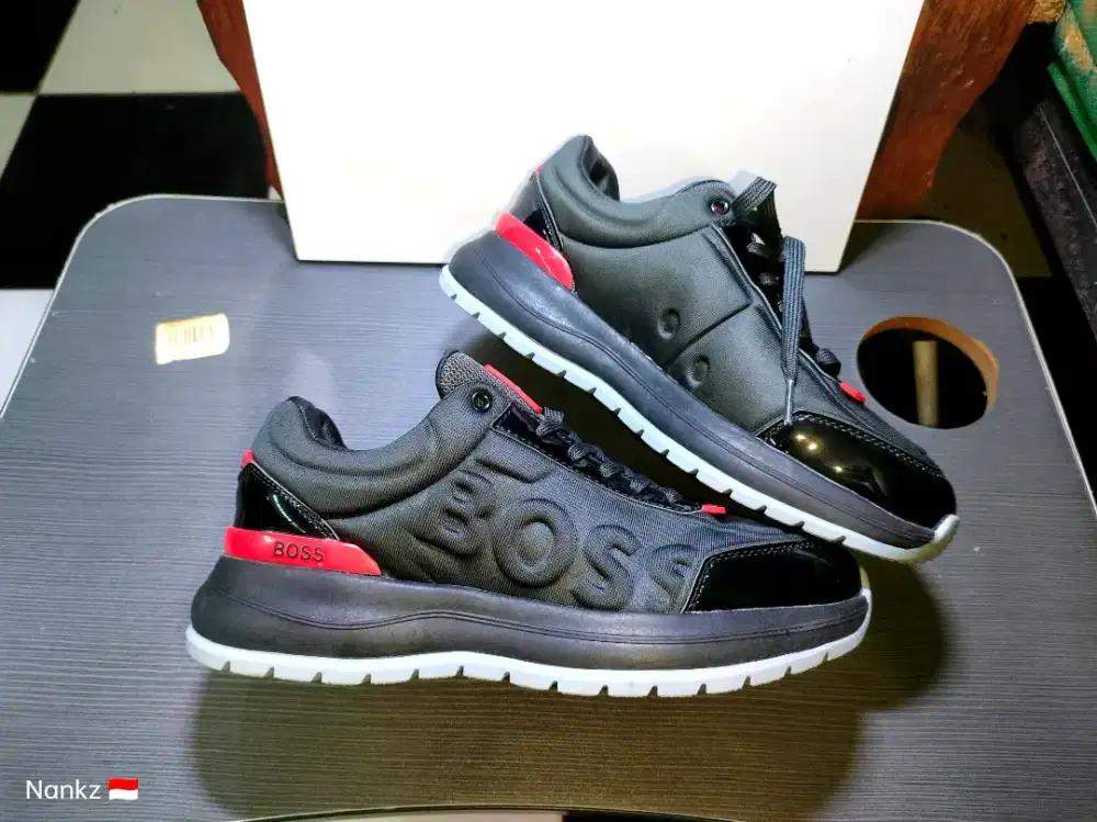 Sepatu Hugo boss