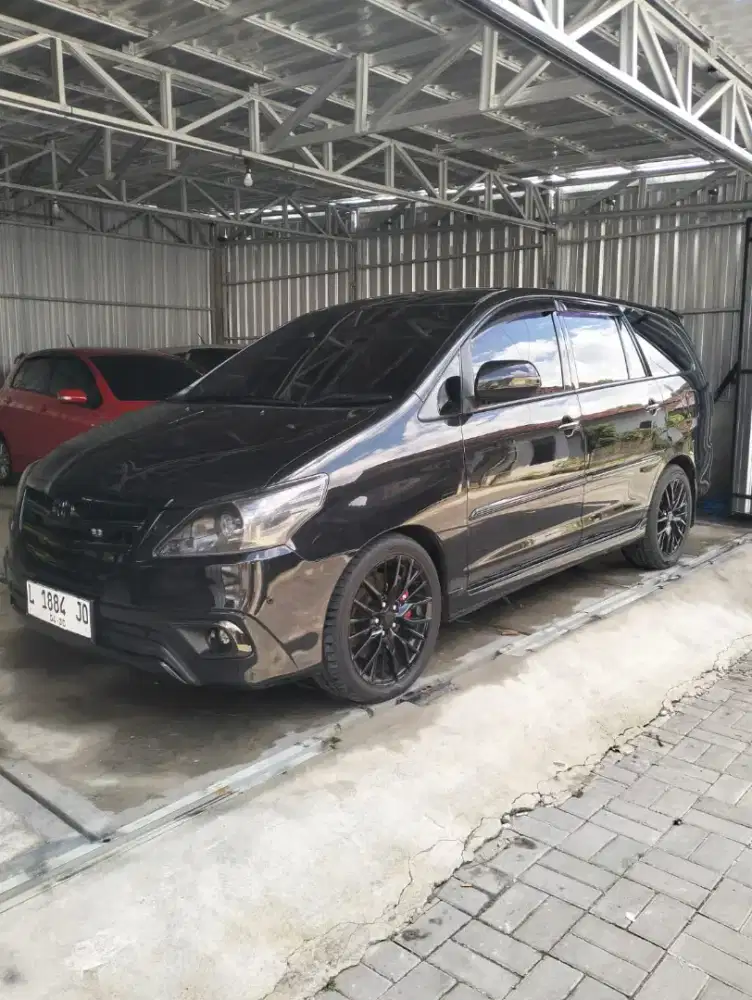 KIJANG INNOVA V 2.4 SOLAR 2014