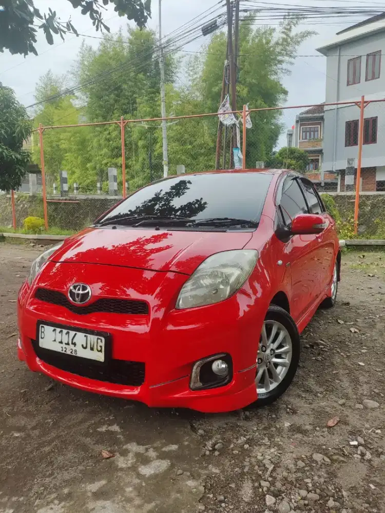 TOYOTA YARIS E AT 2012