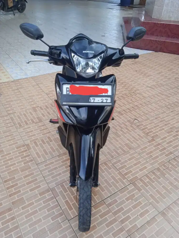Dijual motor Honda Revo mulus
