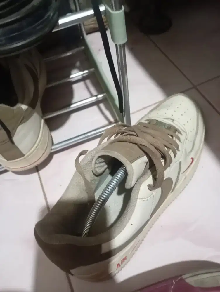 Sepatu nike, size atau ukuran 42