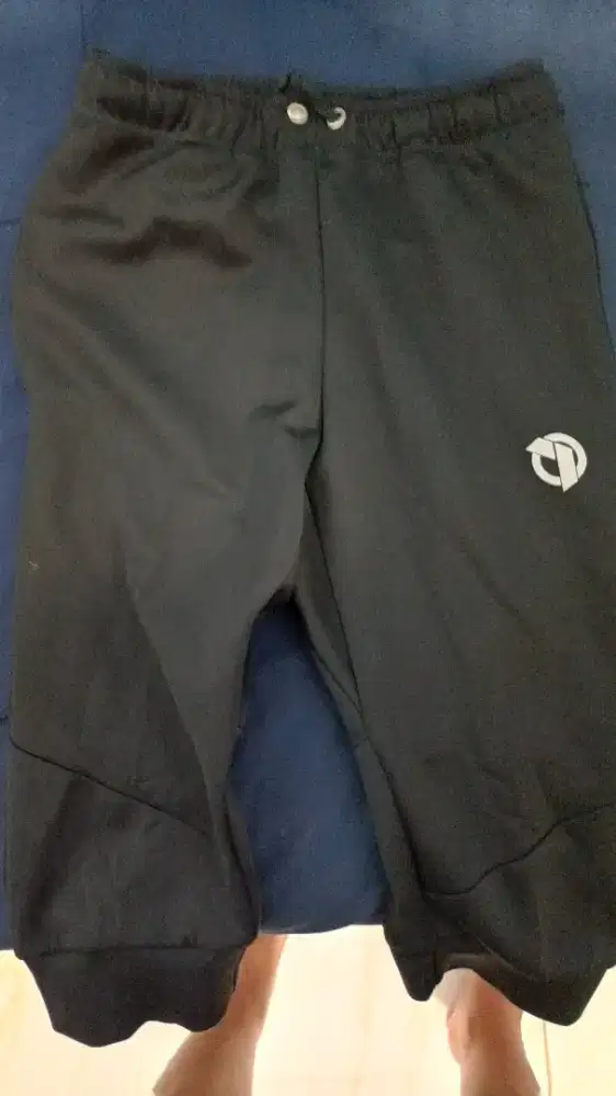 Celana Chinos, Jeans, Casual, dan Bahan preloved