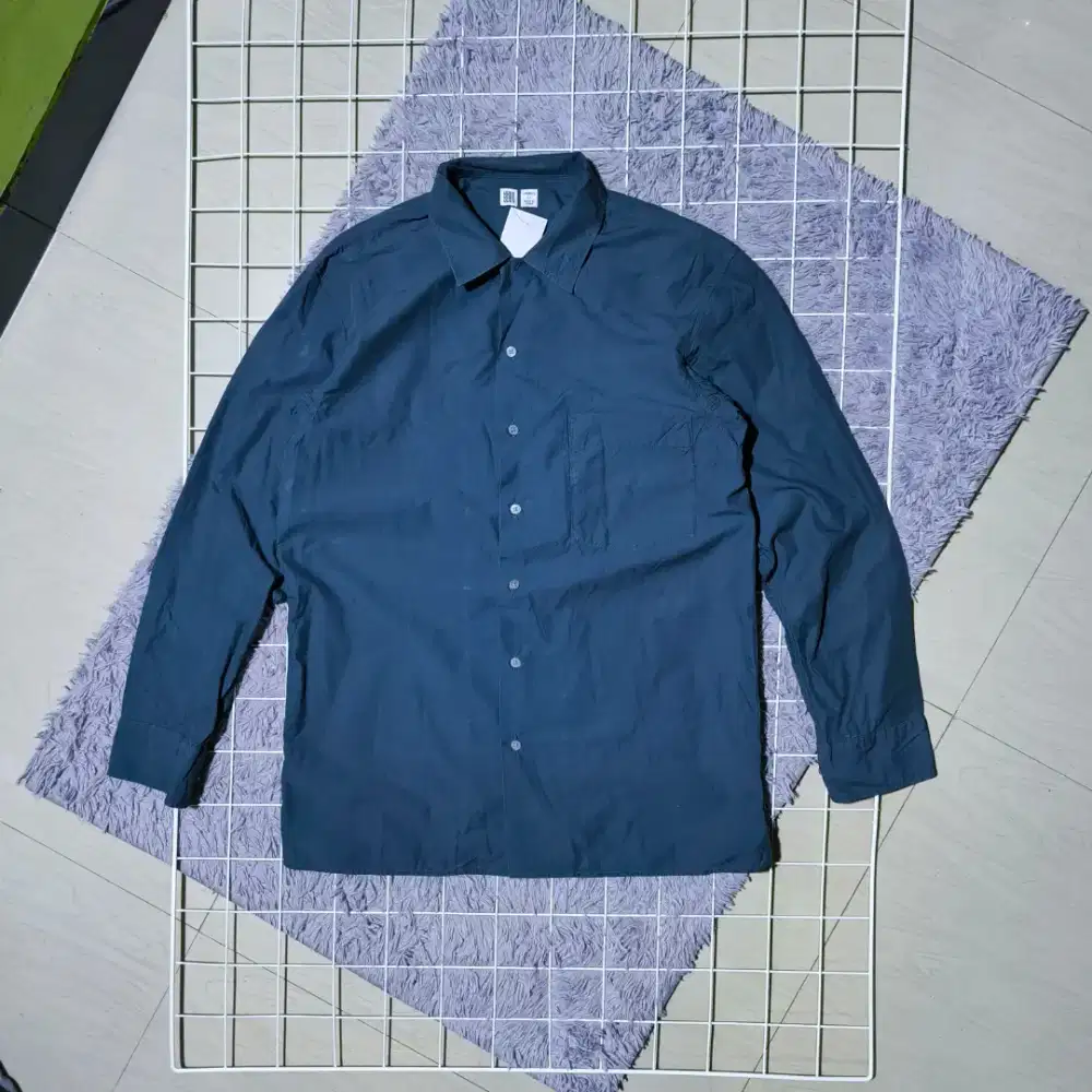 Uniqlo kemejalong shirts
Sz M slim fit


Kond 9/10