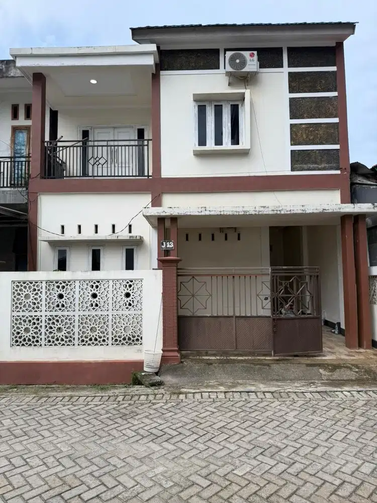 Disewakan Rumah 2 Lantai