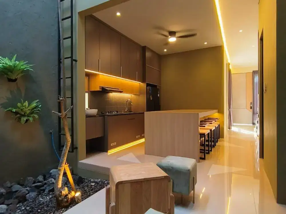 RUMAH MEWAH SOLO BARU DEKAT RS OEN DAN AL AZHAR